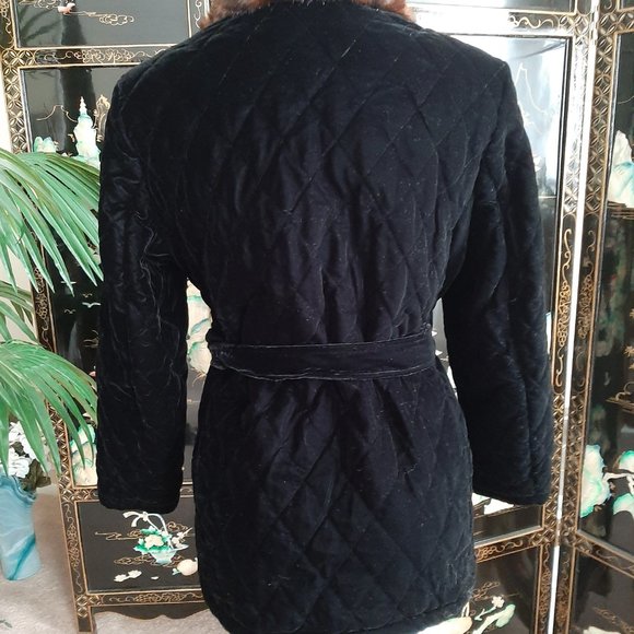 🤗HP 🤗Jones New York Stunning Velvet Coat with Faux Fur Collar - Picture 3 of 4